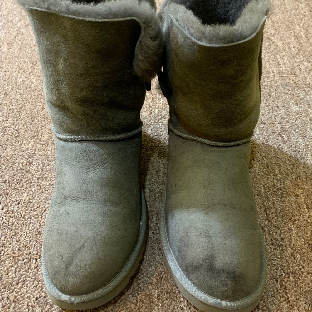 bailey button GREY uggs - Picture 2 of 9